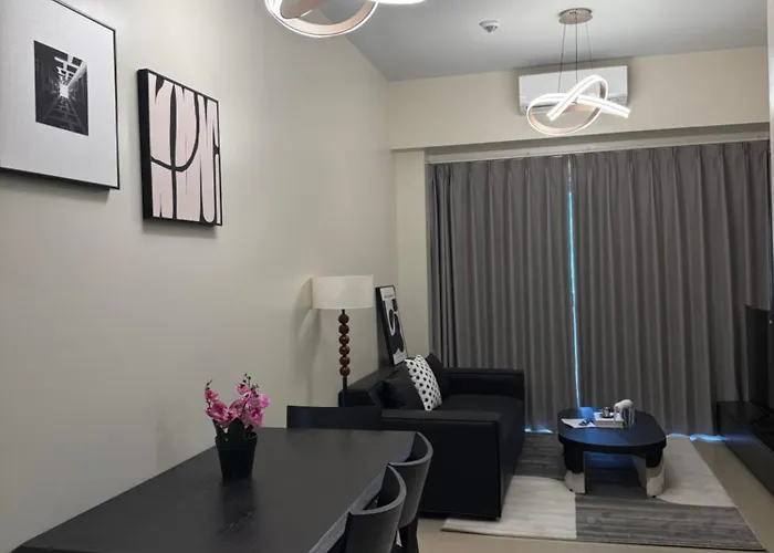 Luxurious Modern Cozy Bayview Pool View 1 2 3 Bedrooms Near Airports Okada Solaire Moa