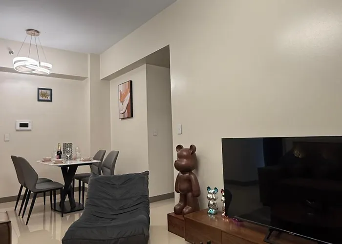 Luxurious Modern Cozy Bayview Pool View 1 2 3 Bedrooms Near Airports Okada Solaire Moa Manila