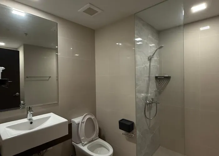 Luxurious Modern Cozy Bayview Pool View 1 2 3 Bedrooms Near Airports Okada Solaire Moa Apartamento Manila