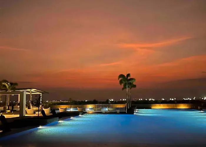 Luxurious Modern Cozy Bayview Pool View 1 2 3 Bedrooms Near Airports Okada Solaire Moa Apartamento