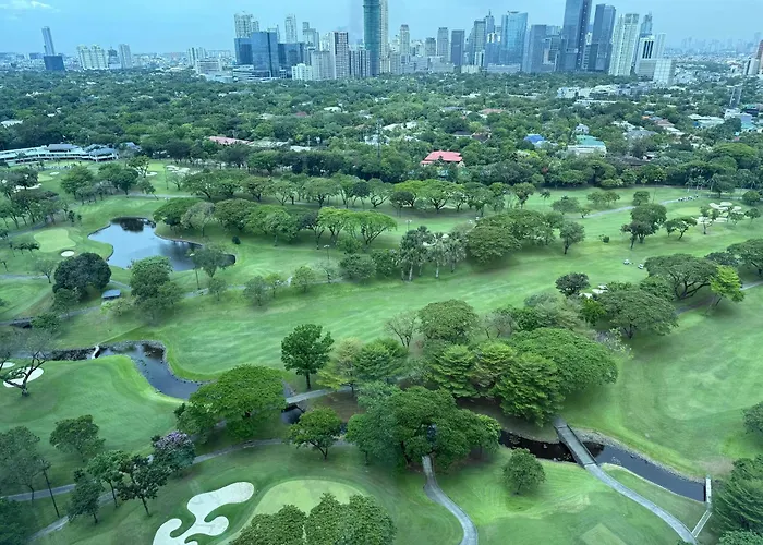 Luxurious Modern Cozy Bayview Pool View 1 2 3 Bedrooms Near Airports Okada Solaire Moa Manila